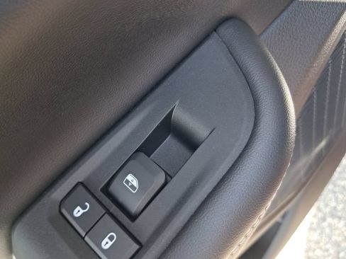 Used 2023 Jeep Grand Cherokee Altitude AWD/4WD image 19
