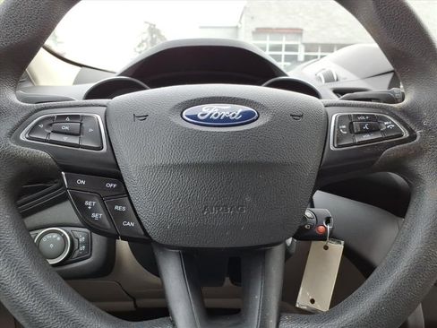 Used 2017 Ford Escape SE w/ Equipment Group 201A image 19