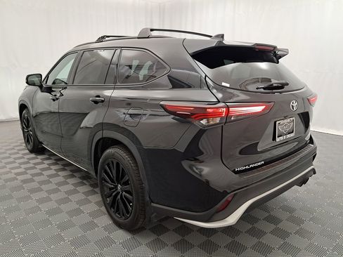 Used 2024 Toyota Highlander XSE image 4
