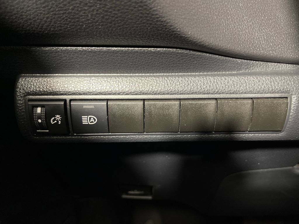 Used 2024 Toyota Corolla LE FWD image 28