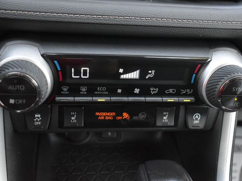 Used 2020 Toyota RAV4 XLE w/ Convenience Package AWD/4WD image 29