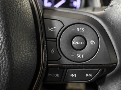 Used 2022 Toyota Camry SE FWD image 27