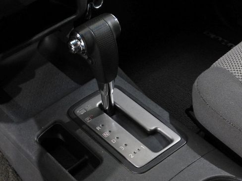 Used 2010 Suzuki Equator 2WD Extended Cab image 56