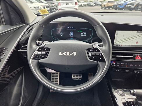 Used 2023 Kia Niro EX Touring FWD image 14