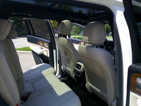 Used 2024 Mercedes-Benz GLS 450 4MATIC image 43