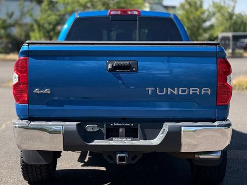 Used 2018 Toyota Tundra SR5 AWD/4WD image 4