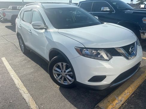 Used 2016 Nissan Rogue SV FWD image 1