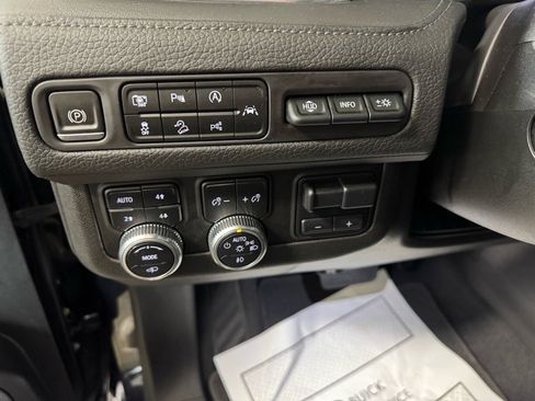 Used 2023 GMC Yukon Denali w/ Denali Reserve Package image 23