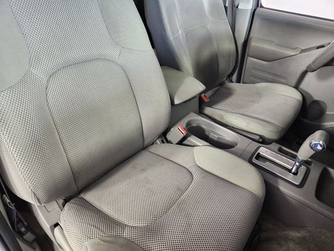 Used 2018 Nissan Frontier SV AWD/4WD image 11