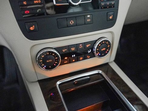 Used 2014 Mercedes-Benz GLK 350 2WD image 19