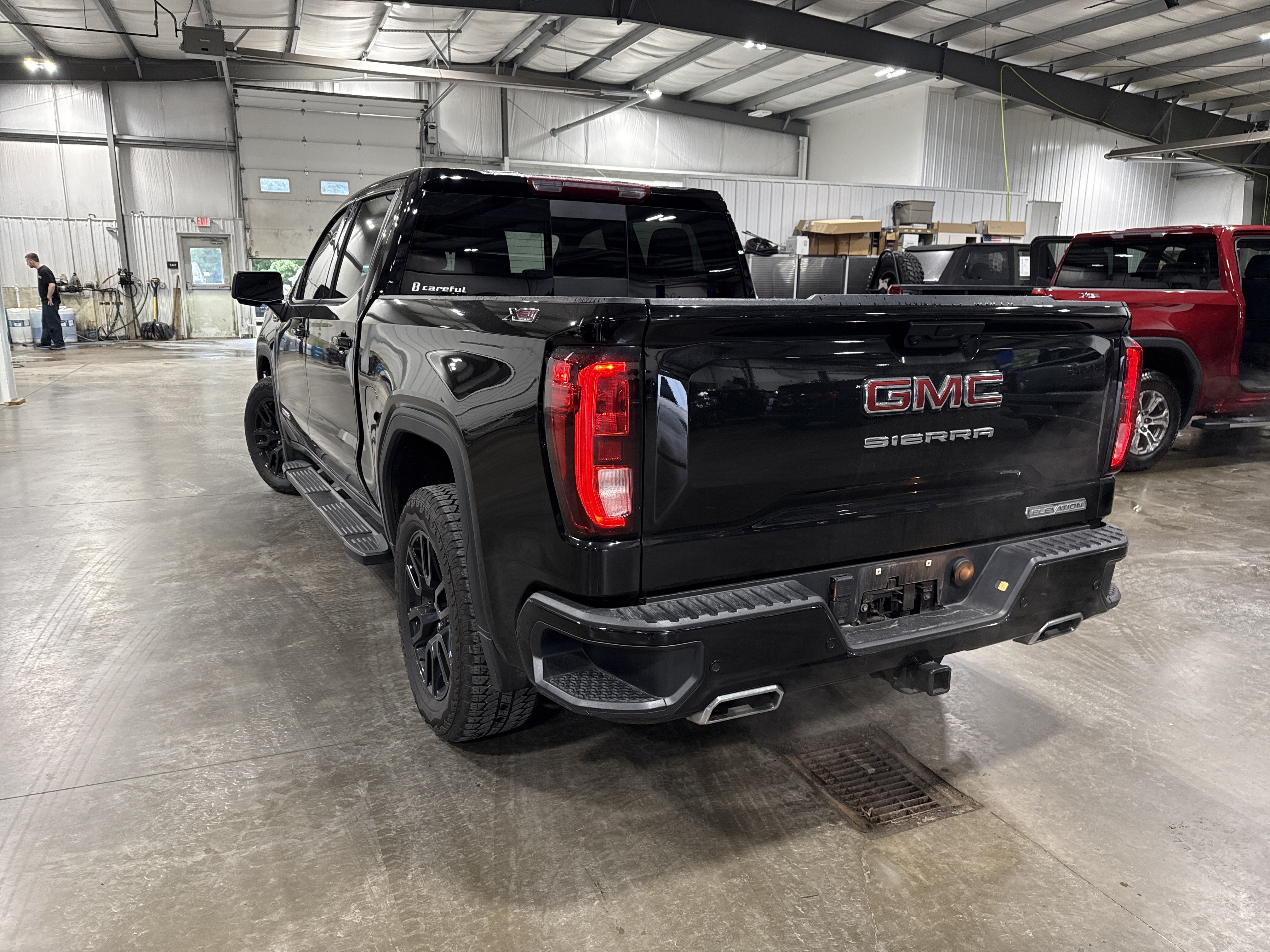 Used 2024 GMC Sierra 1500 Elevation w/ Elevation Premium Package AWD/4WD image 4