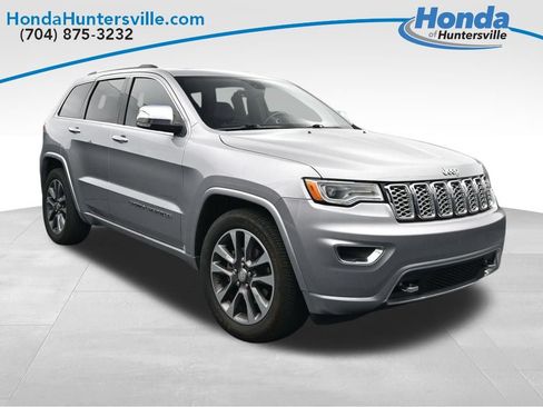 Used 2017 Jeep Grand Cherokee Overland AWD/4WD image 6