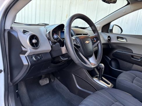 Used 2015 Chevrolet Sonic LT image 9