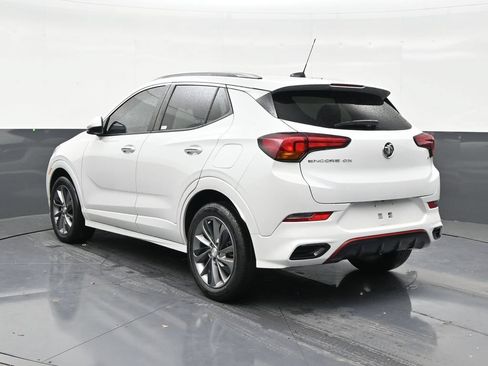 Used 2022 Buick Encore GX Select w/ Sport Touring Package FWD image 3