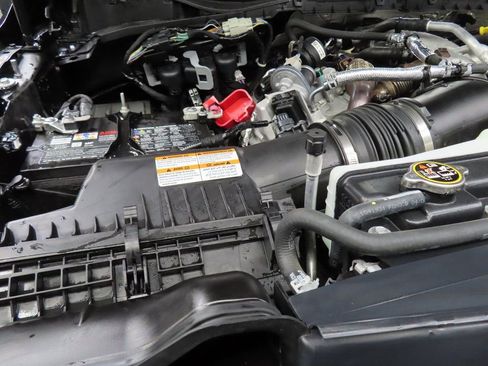 Used 2025 Ford F350 Platinum w/ FX4 Off-Road Package image 34