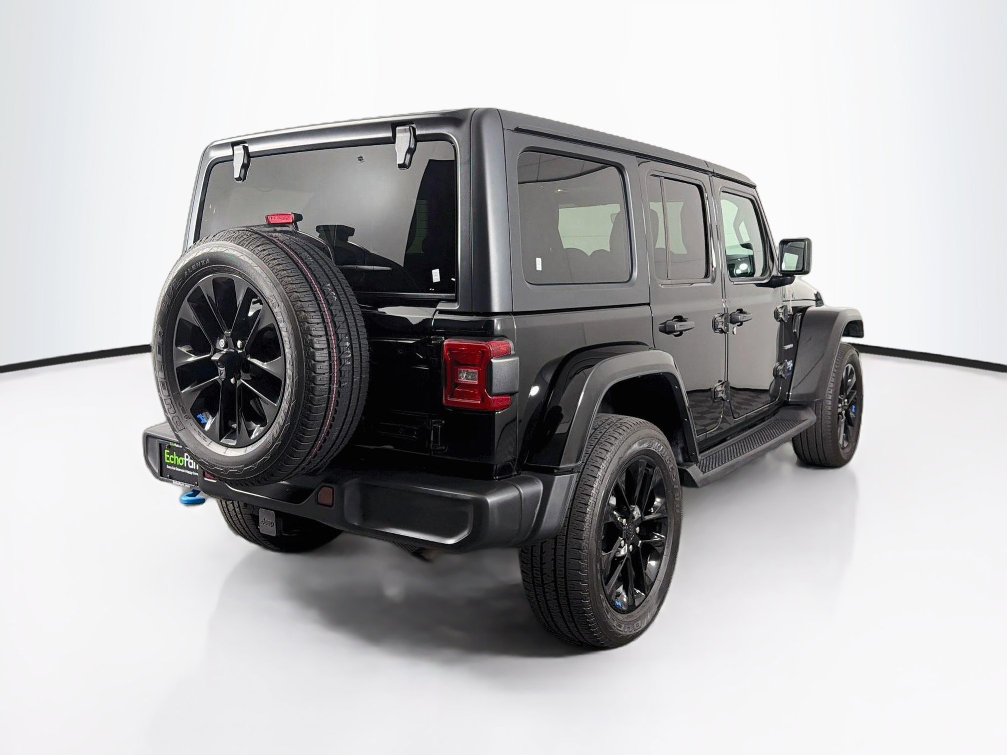 Used 2023 Jeep Wrangler Unlimited Sahara w/ Cold Weather Group AWD/4WD image 9