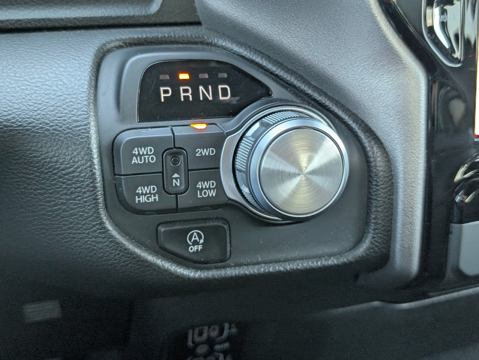 Used 2025 RAM 1500 Laramie AWD/4WD image 20