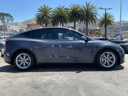 Used 2020 Tesla Model Y Long Range AWD/4WD image 3