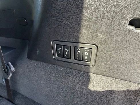 Used 2022 Cadillac XT6 Sport w/ Platinum Package image 8