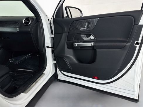 New 2026 Mercedes-Benz GLB 250 image 22