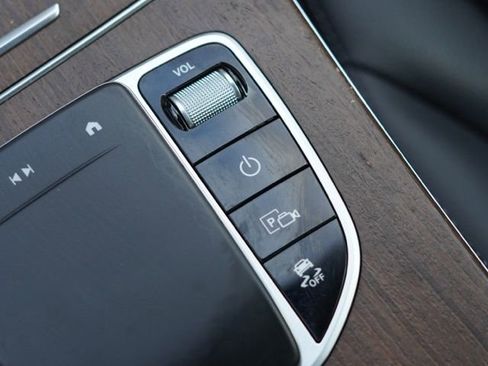 Used 2020 Mercedes-Benz GLC 300 image 31