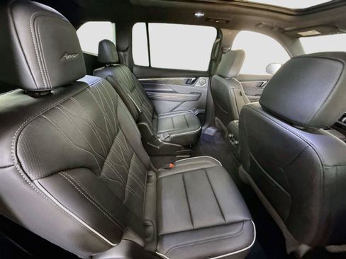 Used 2026 Buick Enclave Avenir w/ Super Cruise Package AWD/4WD image 22