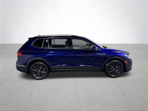 Certified 2024 Volkswagen Tiguan SE w/ Panoramic Sunroof Package AWD/4WD image 6