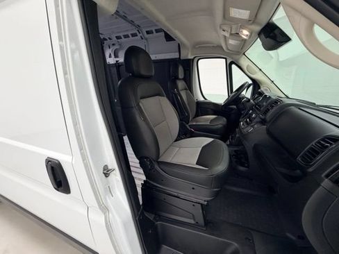 Used 2026 RAM ProMaster 2500 w/ Convenience Group FWD image 19