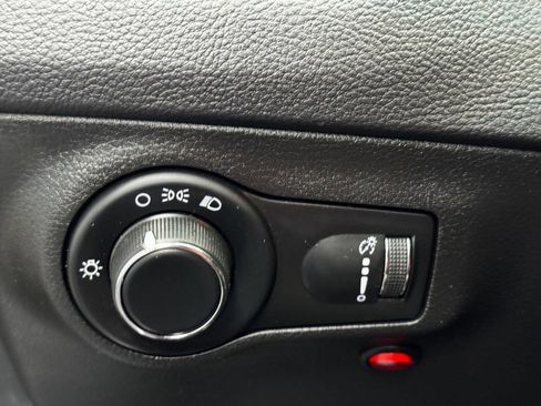 Used 2018 Jeep Compass Sport FWD image 31