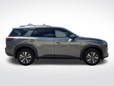 Used 2023 Nissan Pathfinder SL w/ Lighting Package (N92) FWD image 7