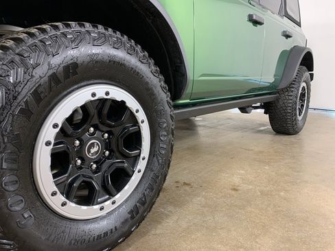 Used 2022 Ford Bronco Badlands image 2