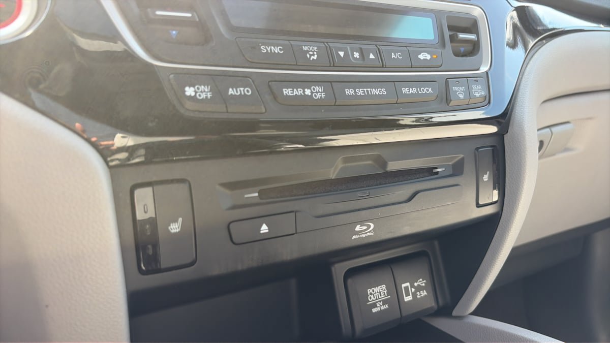 Used 2020 Honda Pilot Touring image 26