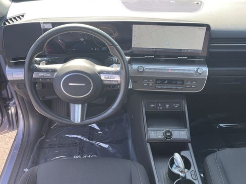 Used 2024 Hyundai Kona SEL FWD image 12