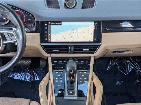 Used 2023 Porsche Cayenne Platinum Edition AWD/4WD image 15
