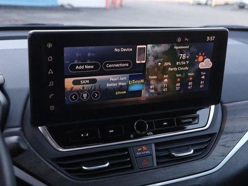 Used 2025 Nissan Altima 2.5 SL image 16