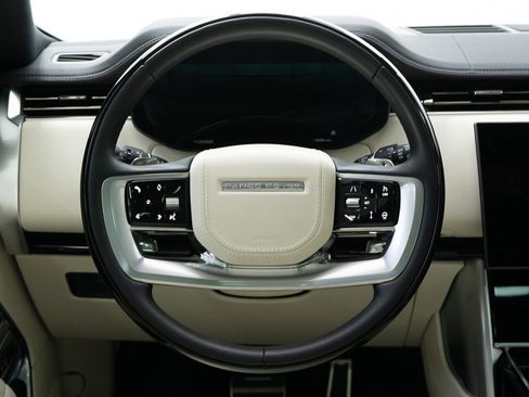 Used 2025 Land Rover Range Rover SE image 31