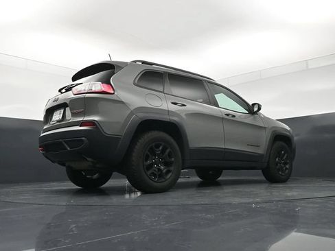 Used 2019 Jeep Cherokee Trailhawk w/ Cold Weather Group AWD/4WD image 20