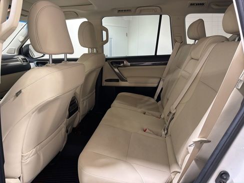 Used 2020 Lexus GX 460 Premium w/ Premium Package AWD/4WD image 22