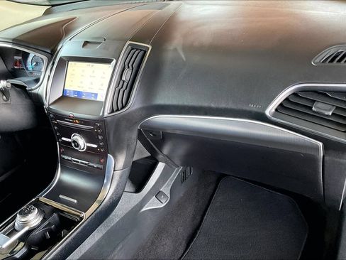 Used 2019 Ford Edge Titanium AWD/4WD image 22