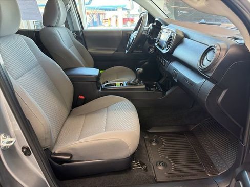 Used 2023 Toyota Tacoma SR AWD/4WD image 12
