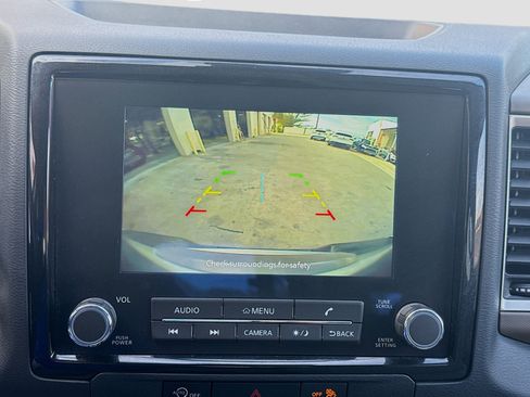 Used 2024 Nissan Frontier SV w/ Technology Package image 13