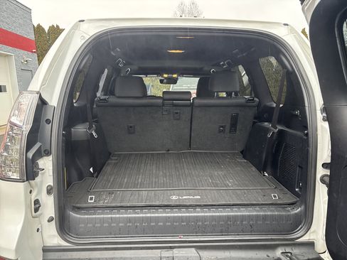 Used 2020 Lexus GX 460 Premium w/ Premium Package image 5