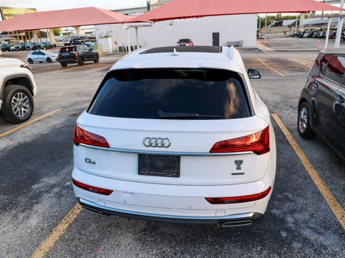 Used 2021 Audi Q5 e Premium w/ Convenience Package AWD/4WD image 9