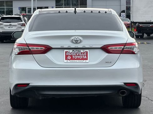 Used 2019 Toyota Camry XLE image 8