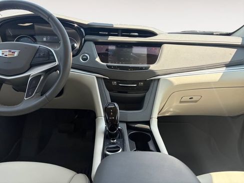 Certified 2024 Cadillac XT5 Premium Luxury w/ LPO, Floor Liner Package AWD/4WD image 11