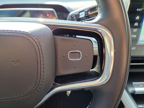 Used 2025 Lincoln Nautilus Reserve AWD/4WD image 30