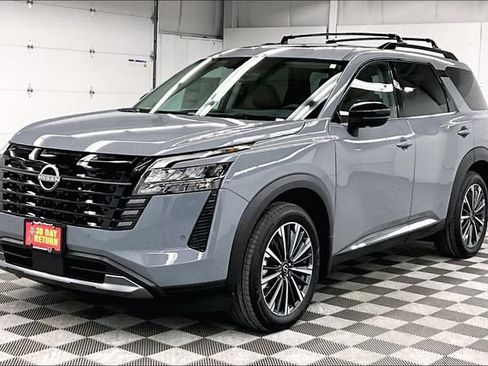 New 2026 Nissan Pathfinder Platinum w/ Cargo Package AWD/4WD image 2