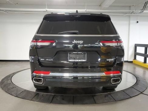 Used 2022 Jeep Grand Cherokee L Overland w/ Luxury Tech Group IV AWD/4WD image 17
