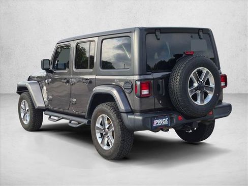 Used 2018 Jeep Wrangler Unlimited Sahara w/ Cold Weather Group AWD/4WD image 7