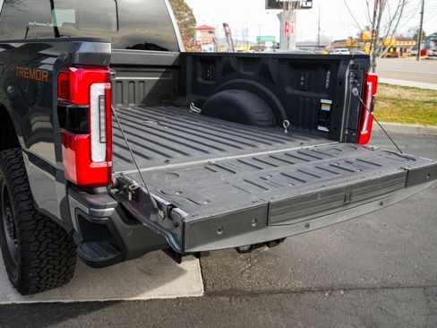 Used 2024 Ford F250 Platinum w/ Tremor Off-Road Package image 51